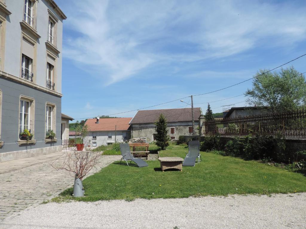 Le Jardin Des Lys Bed and Breakfast Gemmelaincourt Exterior foto